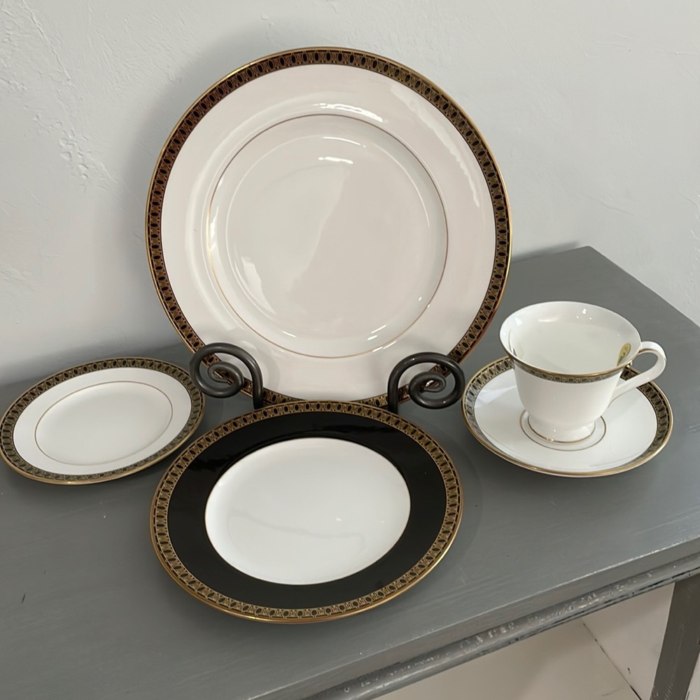 Waterford Ashworth 5 piece china set